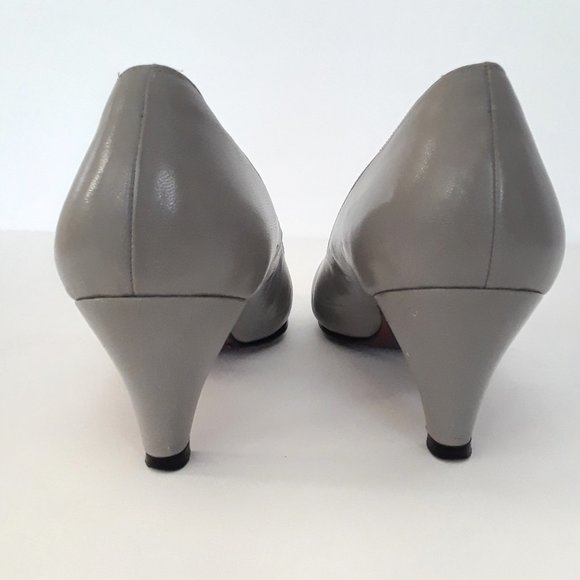 Vintage 60s/70s Gray Fine Leather Short Heel Pumps Size 8.5 - Picture 6 of 16